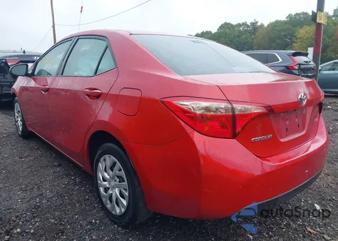 2017 Toyota Corolla Le z USA, uszkodzony, nr VIN 5YFBURHE9HP693783
